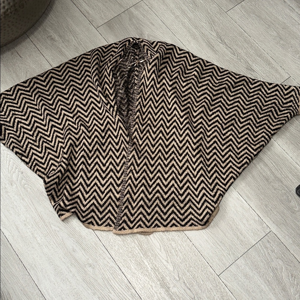 Love By Design Chevron Open-Front Poncho Cardigan - Tan & Black size Large
